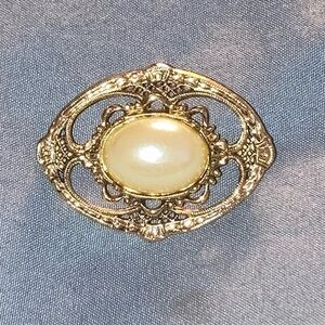 Elegant Gold and Cream Brooch